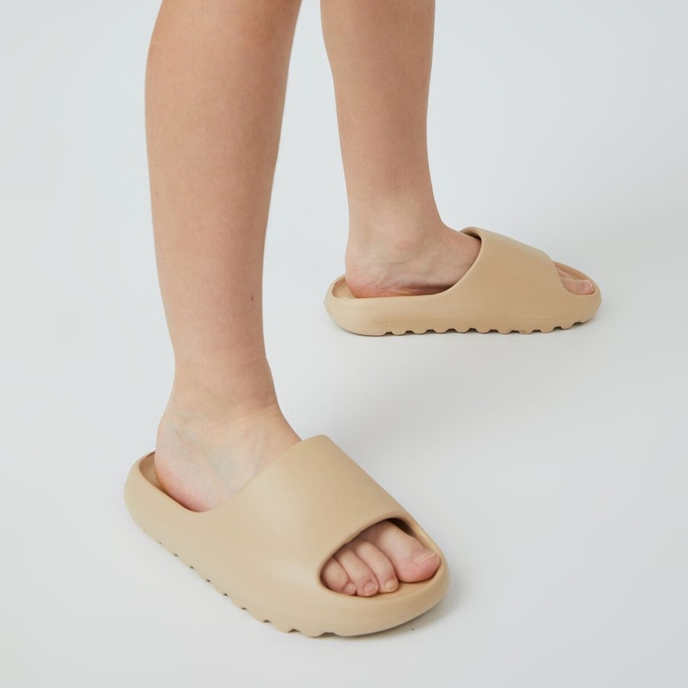 Brand new kids slide sandal - Picture 4 of 4